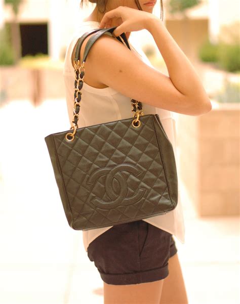 chanel pst size|Chanel PST Petite Shopping Tote Revie.